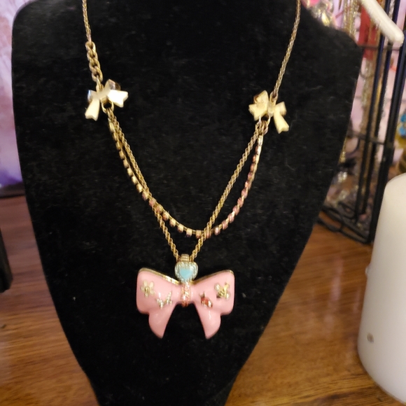 Betsey Johnson multistrand vintage Bow Necklace - Picture 1 of 4